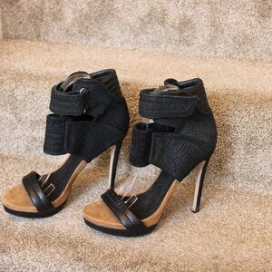 MIA Limited Edition Black Snakeskin Stiletto Heels Size 8 Ankle Strap Platform